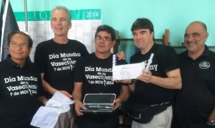 Dr. Stein and colleagues present Dr. Fragas with a MadaJet donated by Mada Medical and thermal cautery units donated by Bovie.